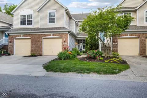 9525 Longwell Dr, Indianapolis, IN 46240