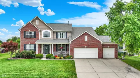 564 Gainesway Dr N, Greenwood, IN 46142