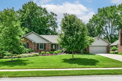 1237 Driftwood Dr, Carmel, IN 46033