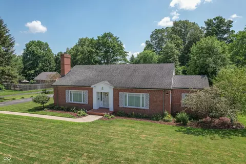 660 East Dr, Seymour, IN 47274
