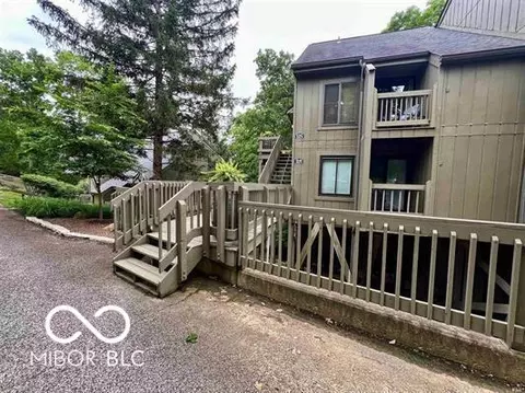 9340 S Lake Ridge Dr #68, Bloomington, IN 47401