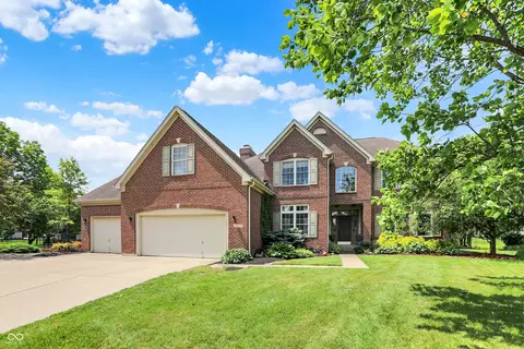 4279 Redwood Ct, Zionsville, IN 46077