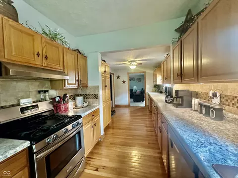 Kitchen - 208 10th St, Covington, IN 47932 photo 2 of 4