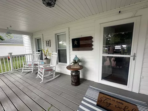Exterior - 208 10th St, Covington, IN 47932 photo 1 of 9