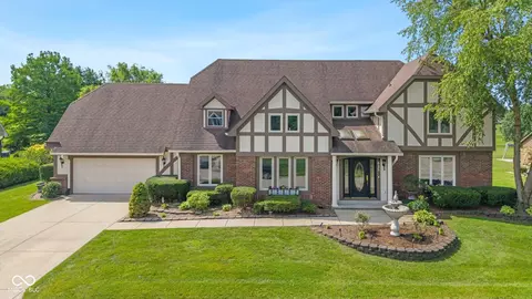 625 La Placita St, Greenwood, IN 46143