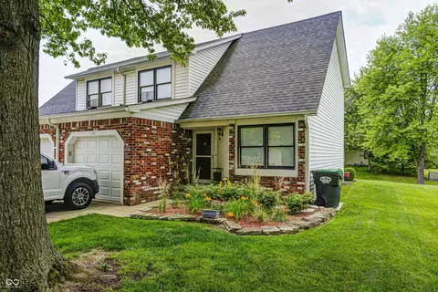 1106 Barbara Dr, Greenwood, IN 46143
