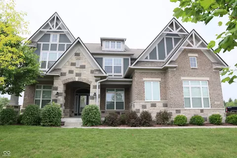 13044 Moorland Ln, Carmel, IN 46074
