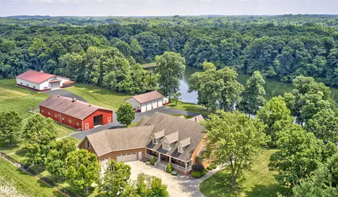 1099 W 375 S, Trafalgar, IN 46181