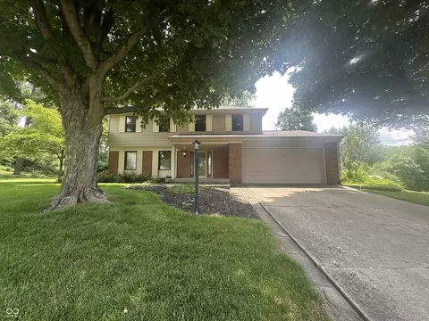 1289 Woodcreek Dr, Greenwood, IN 46142