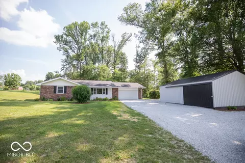 1855 E Deb Dr, North Vernon, IN 47265
