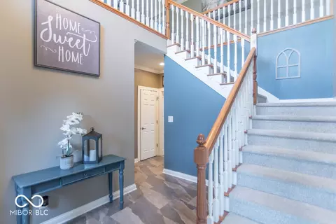 Entry Way - 1035 White Oak Dr, Plainfield, IN 46168 photo 1 of 3