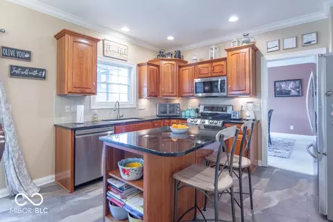 Kitchen - 1035 White Oak Dr, Plainfield, IN 46168 photo 1 of 2