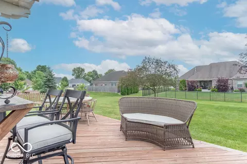 Exterior - 1035 White Oak Dr, Plainfield, IN 46168 photo 5 of 7
