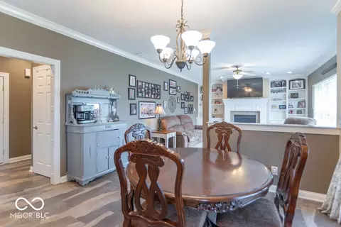 Dining - 1035 White Oak Dr, Plainfield, IN 46168 photo 2 of 3