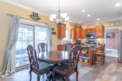 Dining - 1035 White Oak Dr, Plainfield, IN 46168 photo 3 of 3