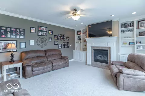 Living - 1035 White Oak Dr, Plainfield, IN 46168 photo 1 of 1