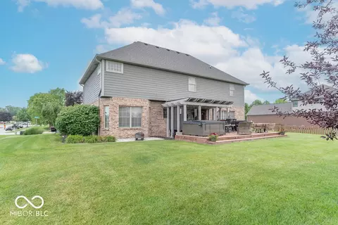 Exterior - 1035 White Oak Dr, Plainfield, IN 46168 photo 6 of 7