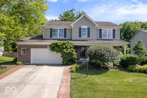 8827 Lindsey Ct, Fishers, IN 46038
