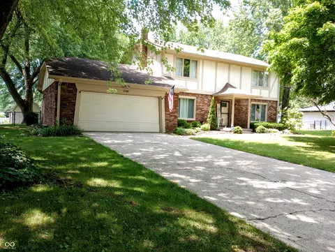 336 N Windsong Ln, Greenwood, IN 46142
