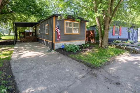 71 E Cove Ct, Cicero, IN 46034