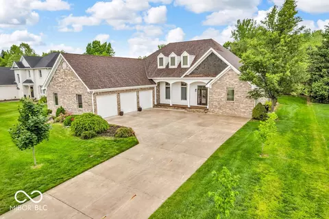 720 Willow Pointe North Dr, Plainfield, IN 46168