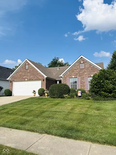 10477 Silver Ridge Cir, Fishers, IN 46038