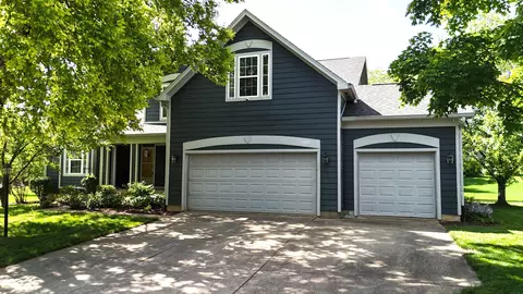 8394 Glen Highlands Dr, Indianapolis, IN 46236