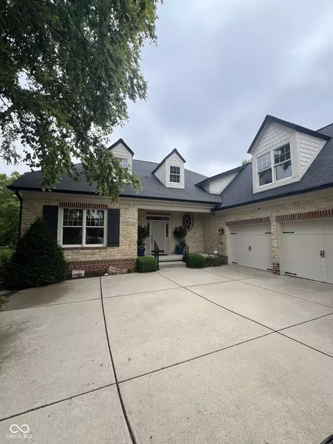 11612 Weeping Willow Ct, Zionsville, IN 46077