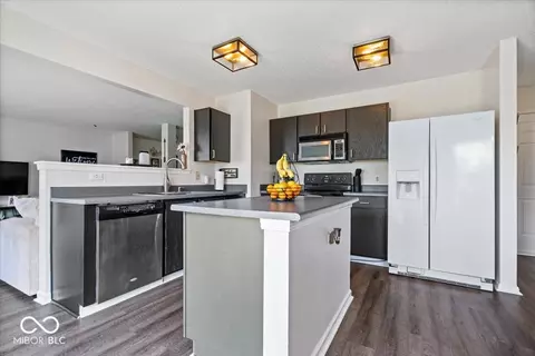 Kitchen - 9497 W Stargazer Dr, Pendleton, IN 46064 photo 2 of 2