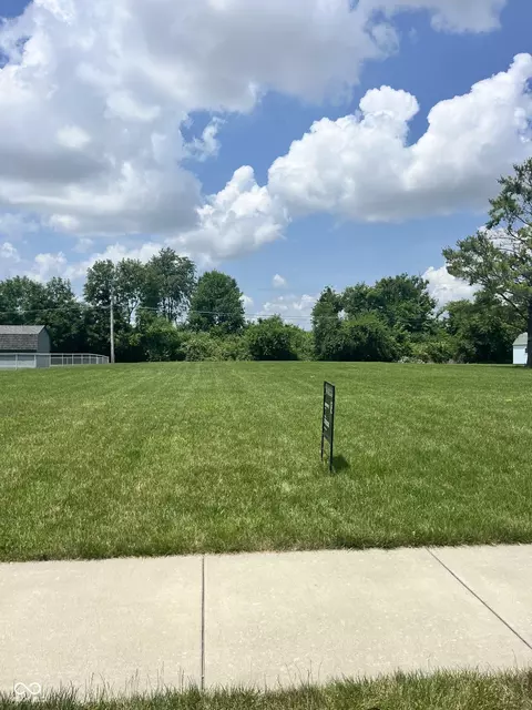 392 S Baldwin St, Bargersville, IN 46106