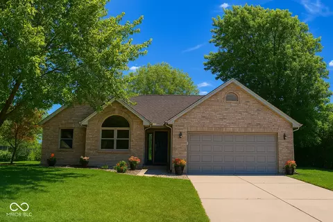 3363 Paddington Dr, Columbus, IN 47203