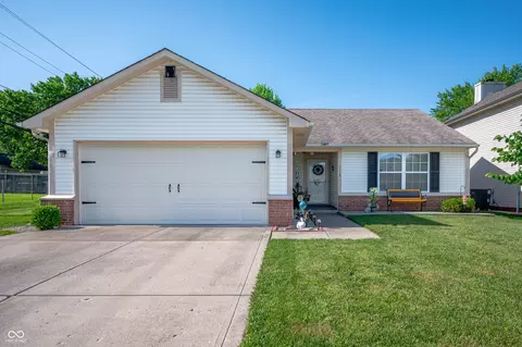 1112 Berwyn Rd, Whiteland, IN 46184