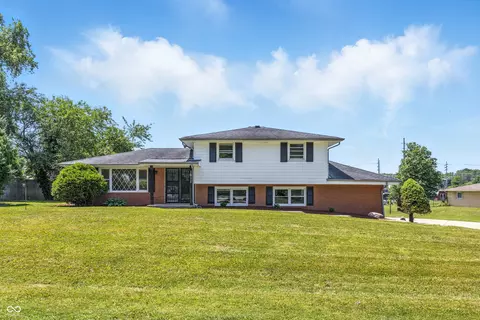 1011 Robin Dr, Anderson, IN 46013