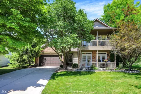 6298 Briargate Dr, Zionsville, IN 46077