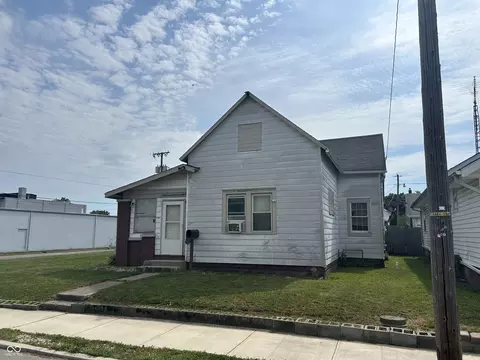 1702 S High St, Muncie, IN 47302