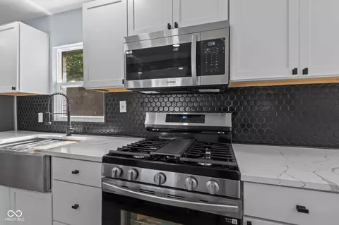 Kitchen - 4305 Five Points Rd, Indianapolis, IN 46239 photo 3 of 5