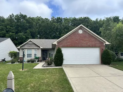 18904 Prairie Crossing Dr, Noblesville, IN 46062
