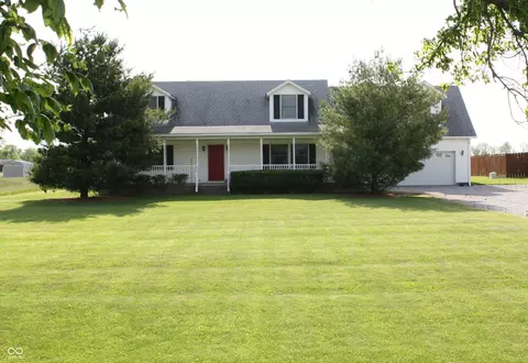 6052 N Deckshire Ln, Shirley, IN 47384