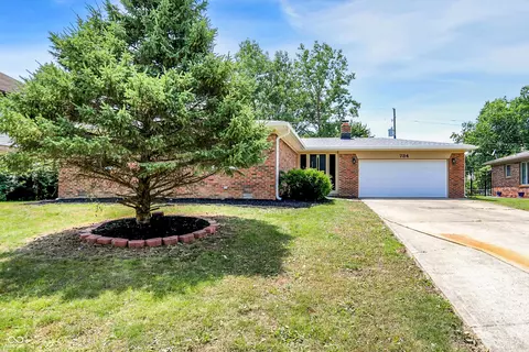 734 Summitcrest Dr, Indianapolis, IN 46241