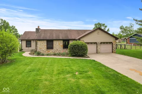 2303 Alexandria Dr, Greenfield, IN 46140