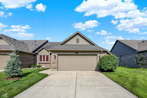 785 Cottage Ln, Greenwood, IN 46143