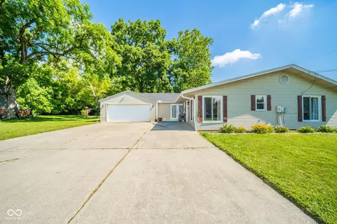 901 N Greenbriar Rd, Muncie, IN 47304