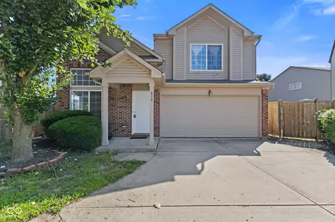 618 Stobus Dr, Greenwood, IN 46143