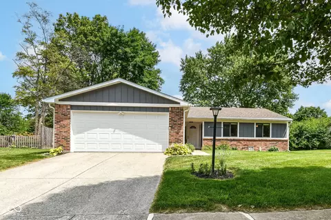 12020 Colbarn Dr, Fishers, IN 46038