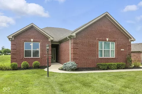 1127 Kay Dr, Greenwood, IN 46142