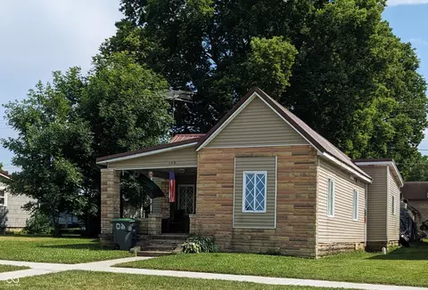 523 E 8th St, Rushville, IN 46173