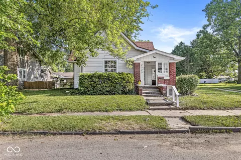 2020 N B St, Elwood, IN 46036