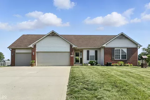 2308 E Mill Stream Dr, Greenfield, IN 46140