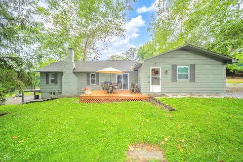 8842 S Pleasure Valley Rd, Waldron, IN 46182