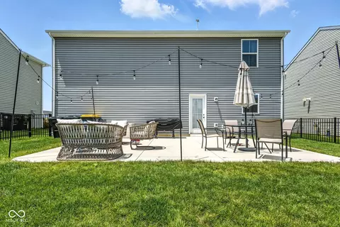 Exterior - 9855 Oakmont E Dr E, Pendleton, IN 46064 photo 2 of 7